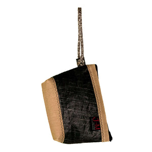 Pouch Hotel, 3Di carbon black, beige, handcrafted from upcycled sails by JM Sails and Bags (FS)