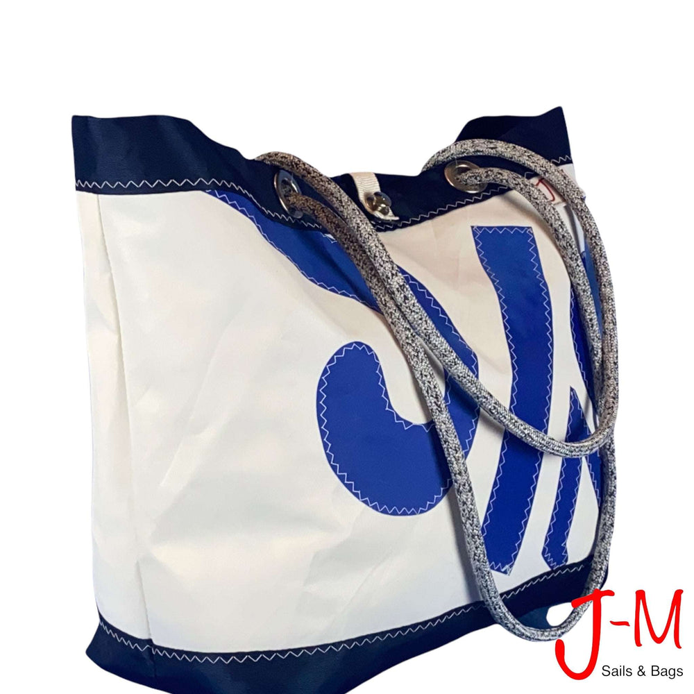 Shopping tote Delta, white dacron / navy blue handmade by J-M Sails and Bags, 45°