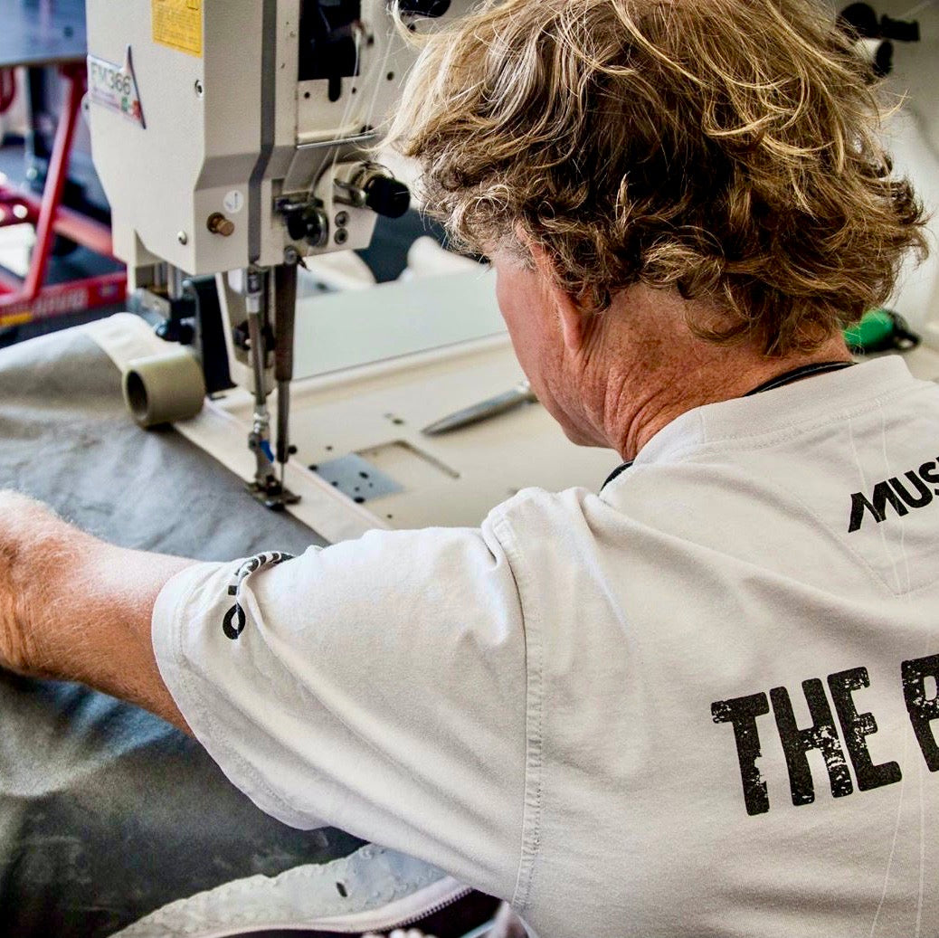 Sewing a zipper in a bag