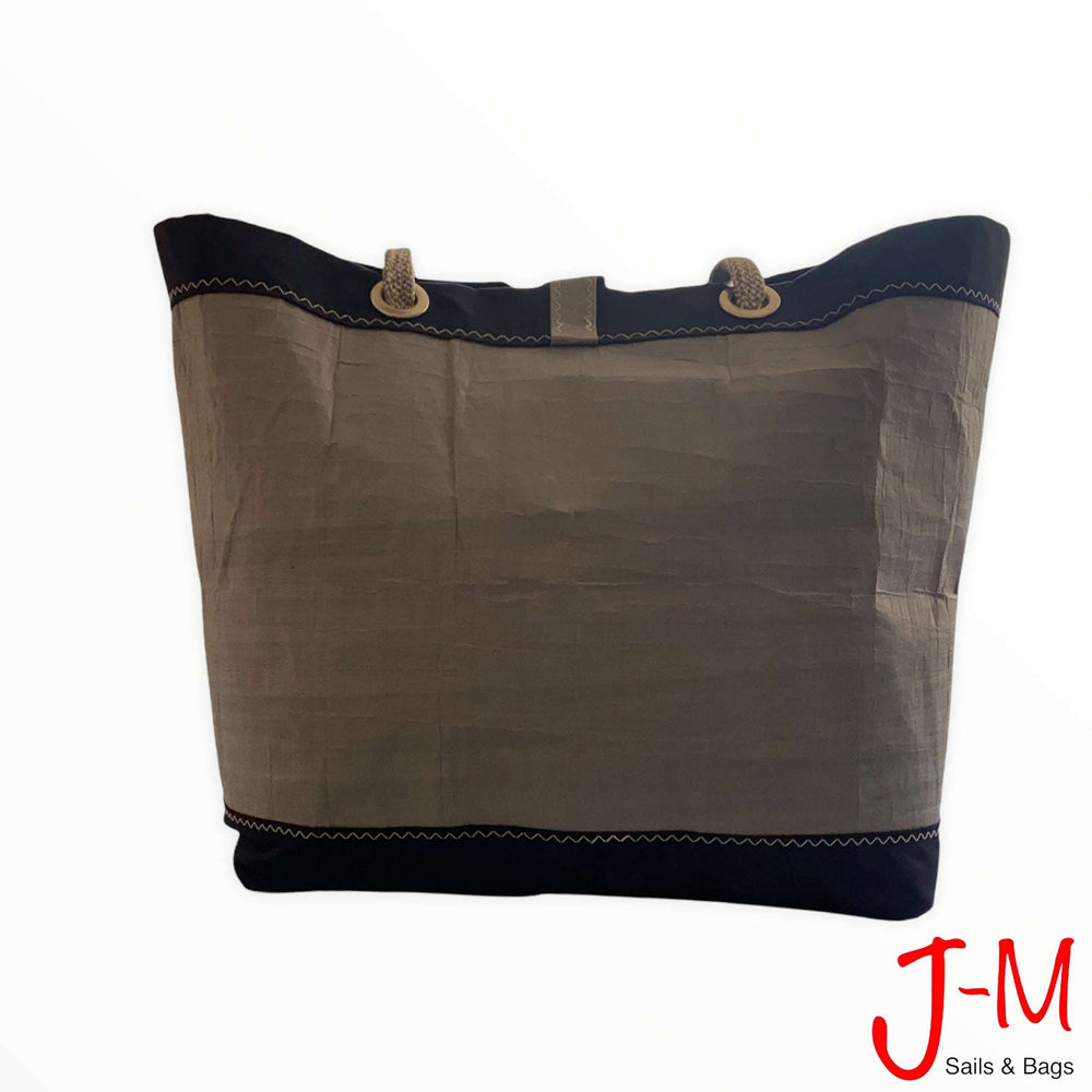 
                  
                    Shopping tote Delta, grey3Di / navy blue handmade in Italy by jmsailsandbags.com . back side
                  
                