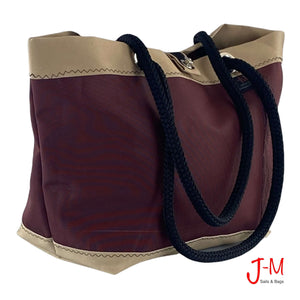 
            
                Load image into Gallery viewer, Shopping tote Delta, bordeaux sailcloth / light beige nautical canvas handmade in Italy by J-M Sails and Bags. 45° view
            
        